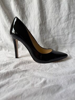 Jessica Simpson Cassani Black Pumps with Box 6M